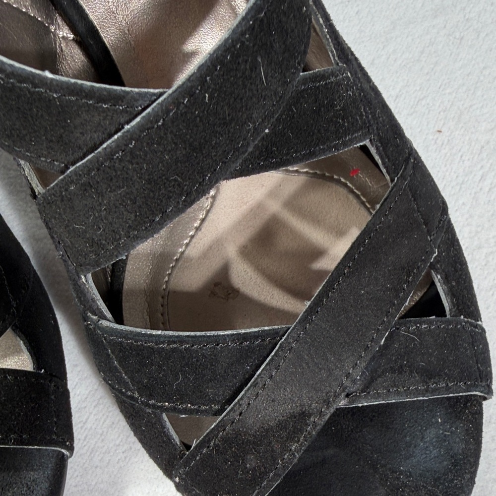 Array Elegant Black Heeled Sandals - Picture 5 of 11